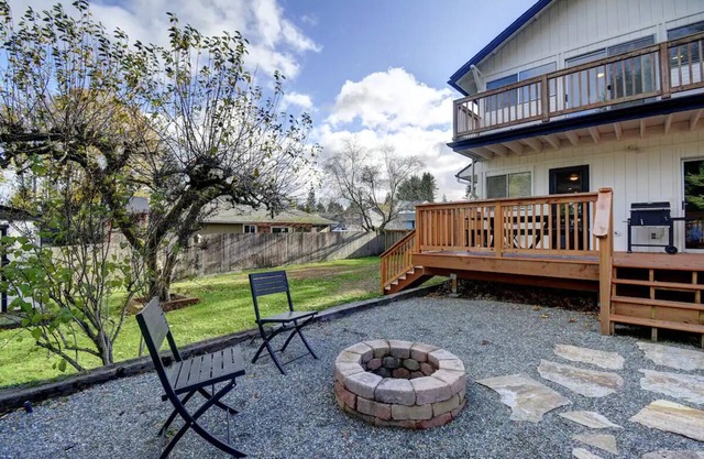 T1: Vibrant Villa: Bold and Fun