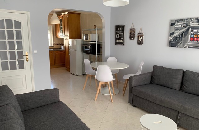 T1 w / Faser wifi. Smart-TV, privater Parkplatz am 200m Strand
