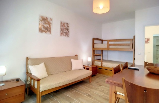 T2 Monte Gordo a few meters from the beach LN 0180/AL