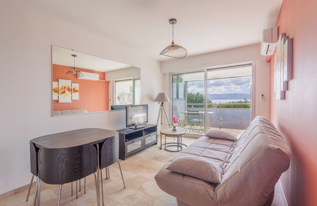 T2 Meerblick klimatisiert + wifi & neu renoviert ideal gelegen in Ajaccio