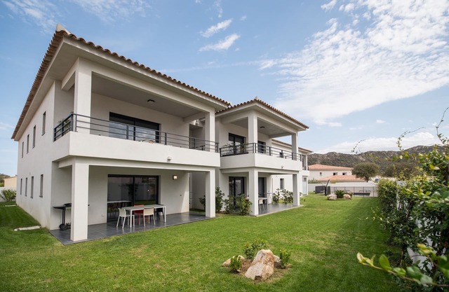 T3 RESIDENCE PETRADORU ILE-ROUSSE KOMFORT-POOL MIT CHARME