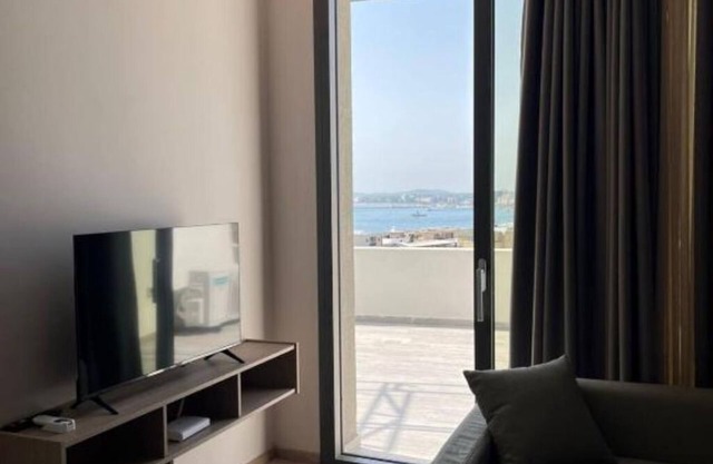 5-minutes to the sea! One-Bedroom Apartment with Sea View and Terrace