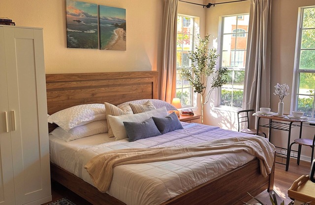 Ta-da! How does this look? Modern Vacation Studio Minutes Away From The Parks!