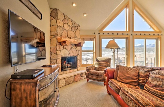 Tabernash Townhome, Close to Skiing and Trails!