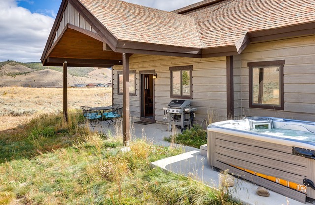 Modern Mtn-View Home - 10 Miles to Winter Park!