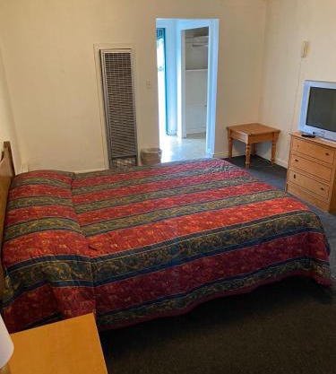 Tacoma Center Motel