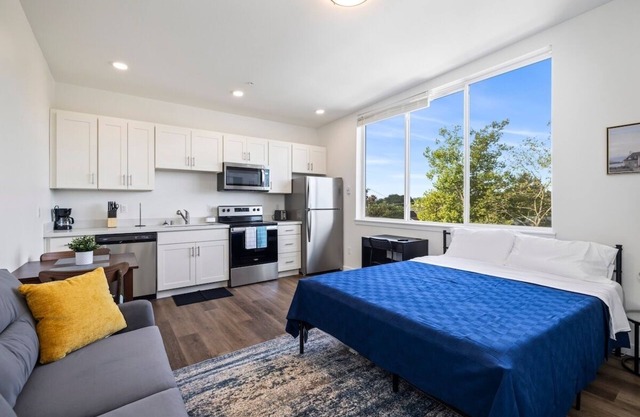 Tacoma Studio Apartment near Military Bases
