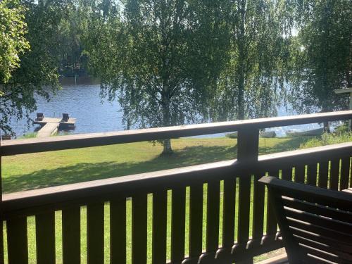 Tahkon Riihiranta - 4 bedroom villa by the lake - Tasokas tilava rantamökki