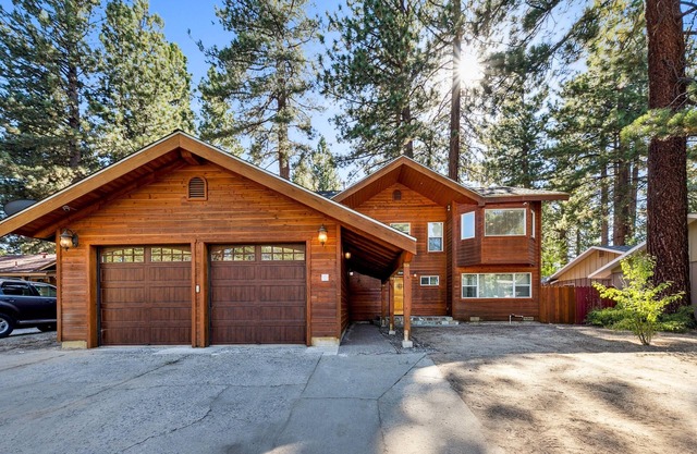 Tahoe Keys Cozy Mountain Retreat 3BR, 3BA