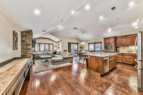 Tahoe Woods 603 at Stateline - Shuffle board Pet Friendly AC