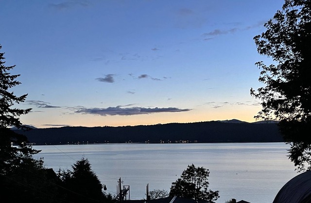 TAHUYA, WA….. Cute 2 Bedroom get away with Hood Canal View.