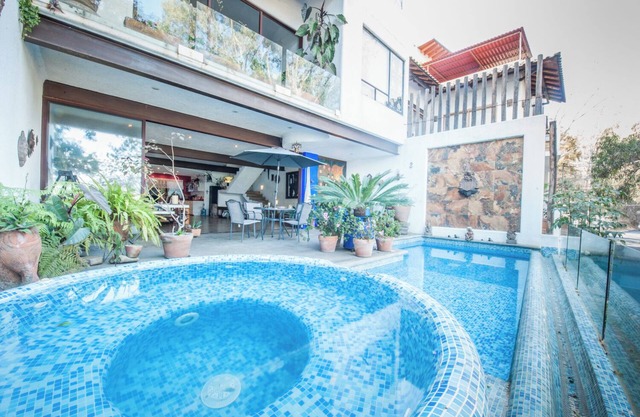 Take a breathe in our beautiful townhouse in Valle de Bravo