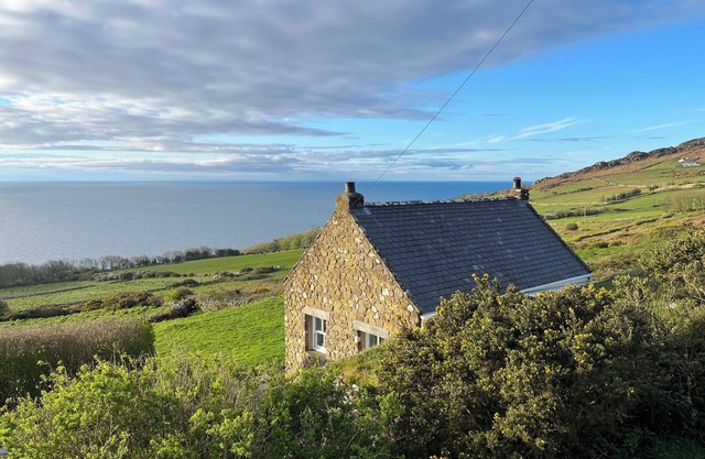 TALARFOR, romantic, character holiday cottage in Aberdaron