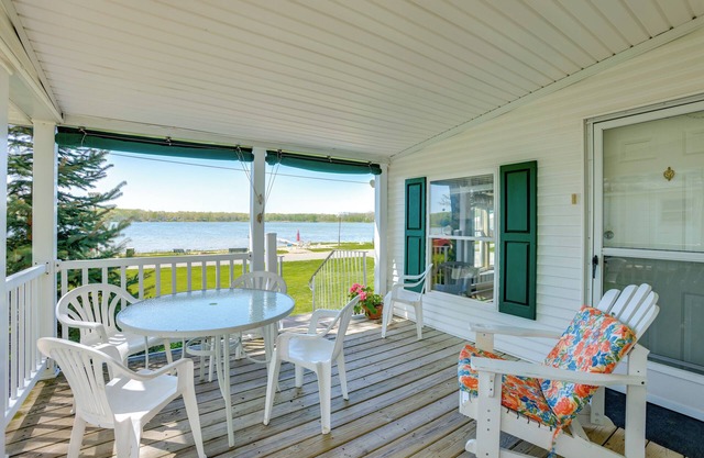 Tallman Lake Access: Family-Friendly Home w/ Dock!