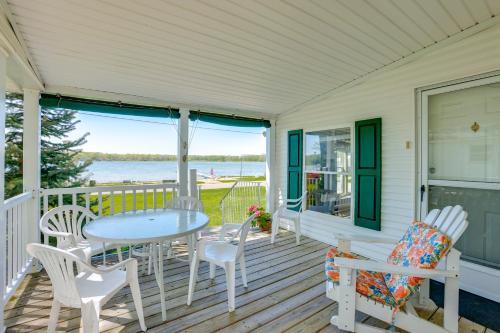 Tallman Lake Access Family-Friendly Home with Dock!