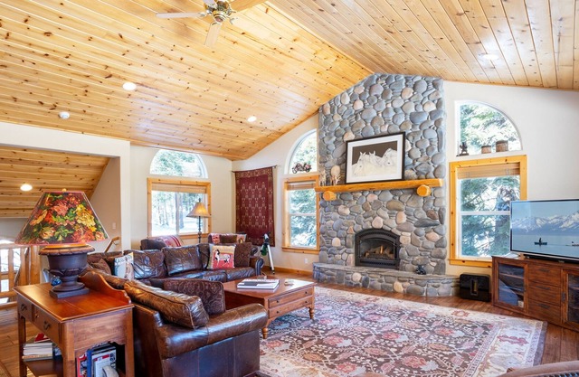 Talmont Ridge 4 Bedroom Home by Redawning