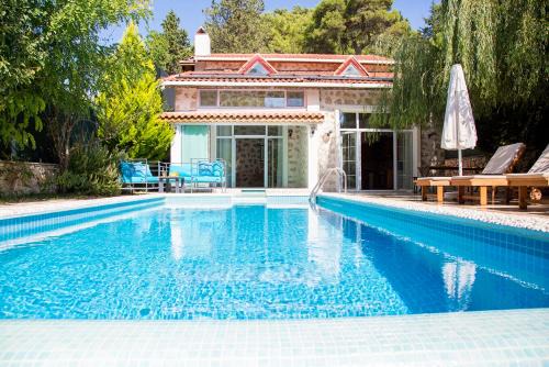 Tam Korunaklı Villa Kaputaş 4
