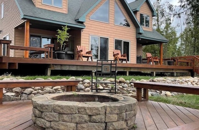 Tamarack Lodge, Waterfront on Lake Bellaire