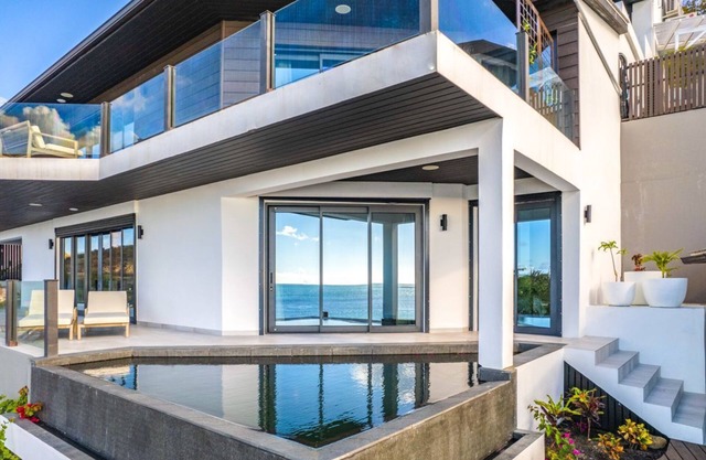 Saltwater Sanctuary - Drei Schlafzimmer Resort, Schläft 6