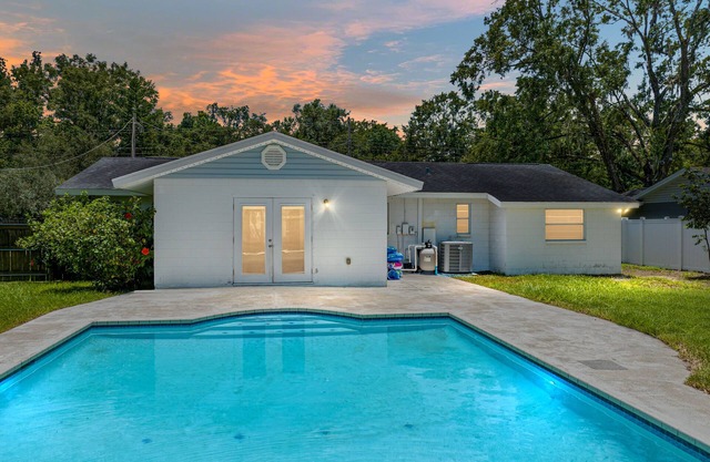 Tampa Disney Beaches 2 mins to I4