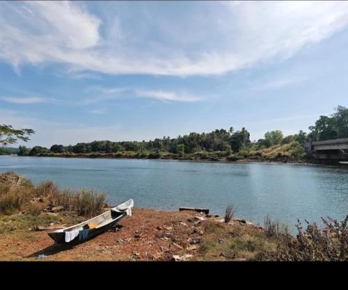 Tamra river edge stay