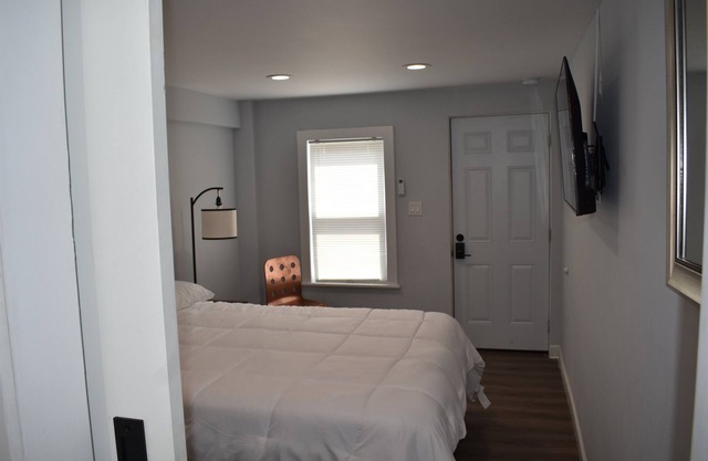Tannersville Village on SawMill Creek Room #5 - 1 Queen