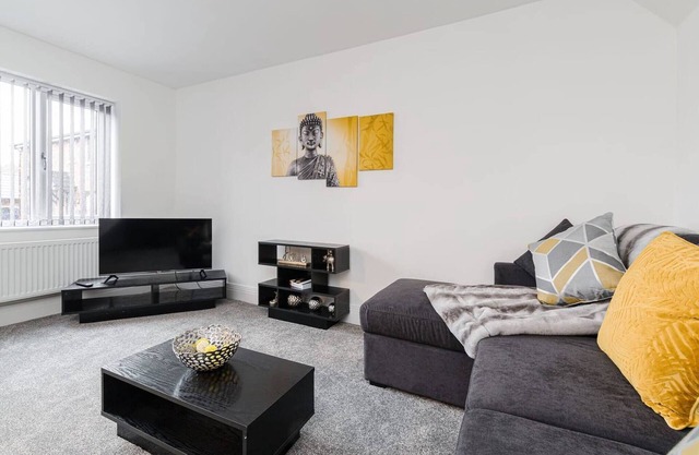 Tannery House | 3 Bedrooms, Parking, Wi-Fi