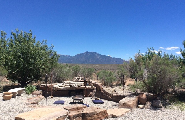 Taos Sunny Straw Bale Home- Winter Specials- Entire House- Close to Everything-