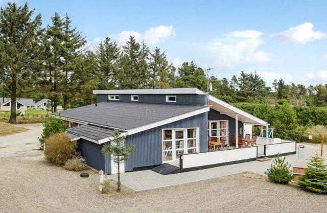 "Tascha" - 1.5km from the sea by Interhome