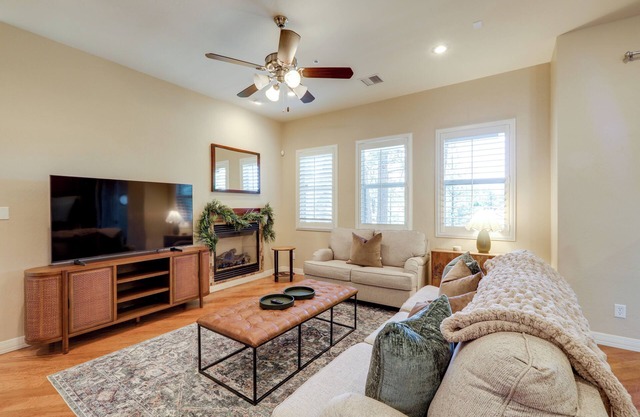 Tasteful Flagstaff Townhome w/ 2 Furnished Decks