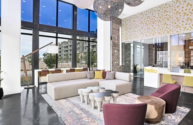 Tasteful Fremont Studio w/ W/D & Gym, 5 mins to Tesla, by Blueground