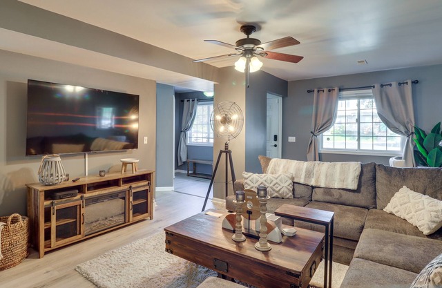 Taylor Condo Rental w/ Fireplace ~ 5 Mi to Airport