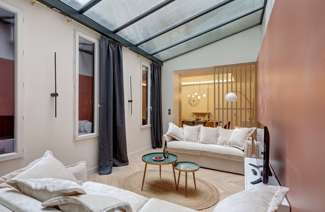 TBS 174 - Exceptional flat in the heart of Paris