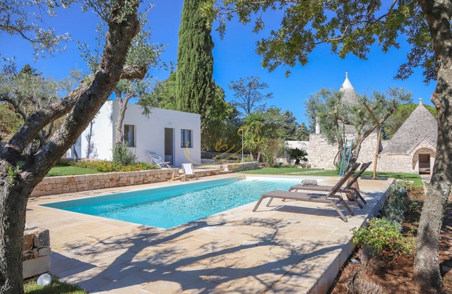 TD Trulli Tortorella w/ nature pool & Sauna