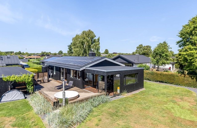 "Tecumseh" - 300m from the sea by Interhome