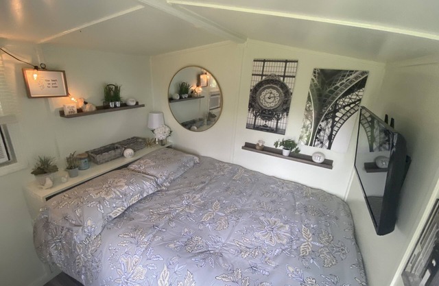 Teeny Tiny House Getaway in the Missouri Countryside