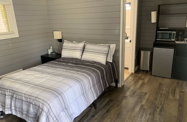 TeePee Room 5- Newly Renovated
