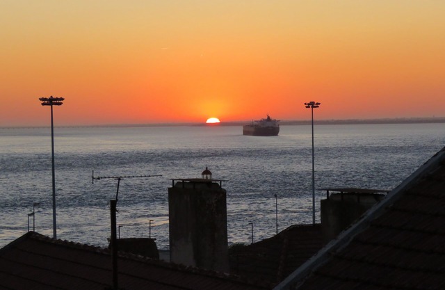 TEJO HAUS FLUSS Lissabon (Cacilhas)