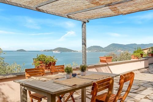 TellaroSeaView Private parking AC Big terrace
