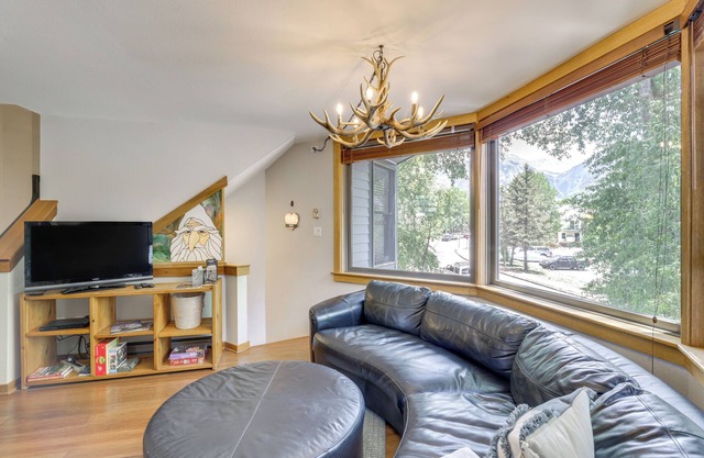 Telluride Condo: Walk to Lift, Bear Creek, & More!