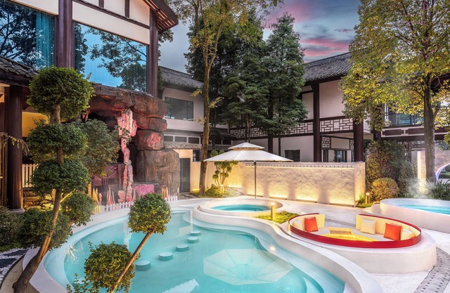 TELLUS. Qingchengshan Hot Spring Hotel