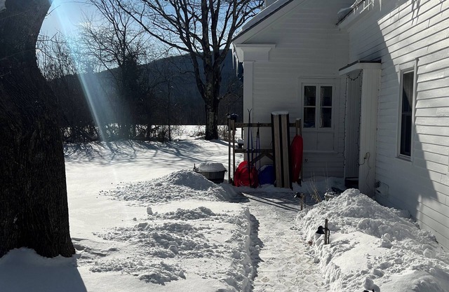 Ten Springs Farm - Vermont farm house near skiing, hiking, biking.