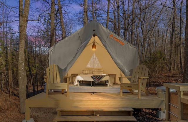 Tentrr Signature Site - Moonpie Majestic Skies Getaway on Scenic Farm