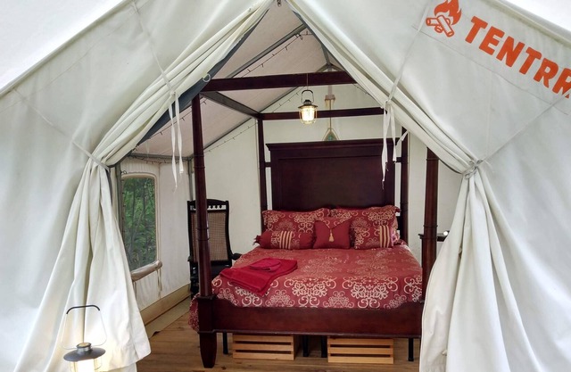 Tentrr Signature Site - Wine Country Treasure - Coleman Outfitted Site