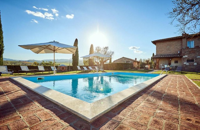 Tenuta Golo - Villa and Winery - Tuscany