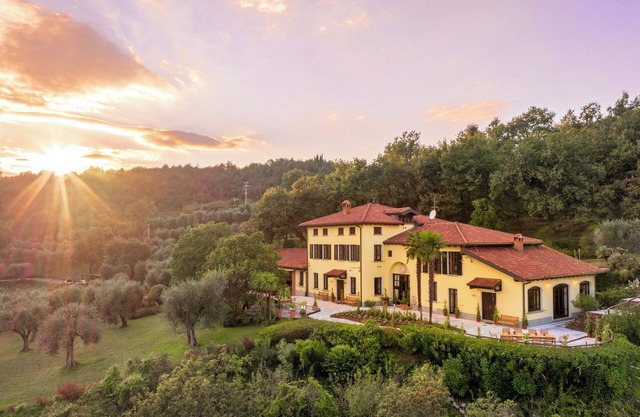 Tenuta Navelli 12+2, Emma Villas
