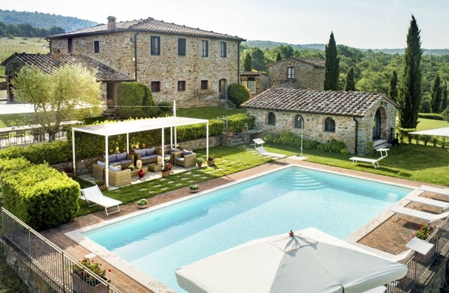 Tenuta Valdambra - Neun Schlafzimmer Villa, Schläft 20