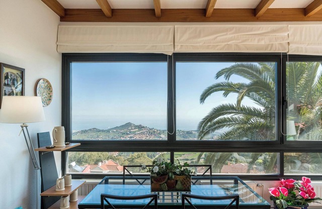"Teresita High Views" mit Panoramablick, Privatem Pool, WLAN, Garten und Terrasse