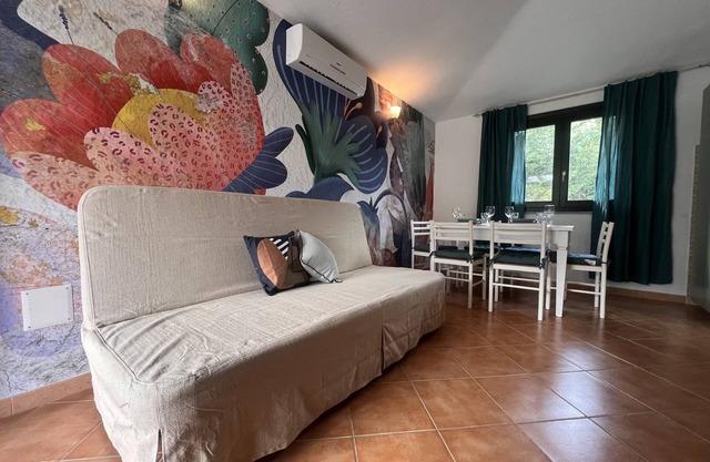 Wohnung-Apartment-Eigenes Badezimmer-Strassenblick