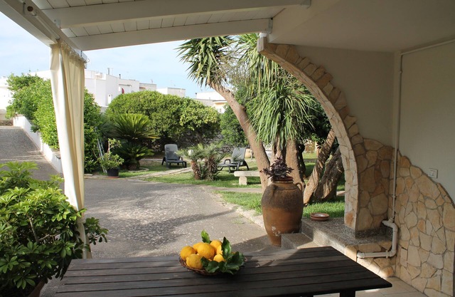 "Terra di mare" Dreizimmerwohnung in Villa mit Garten